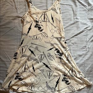 Hot Topic Harry Potter Skater Dress in Cream